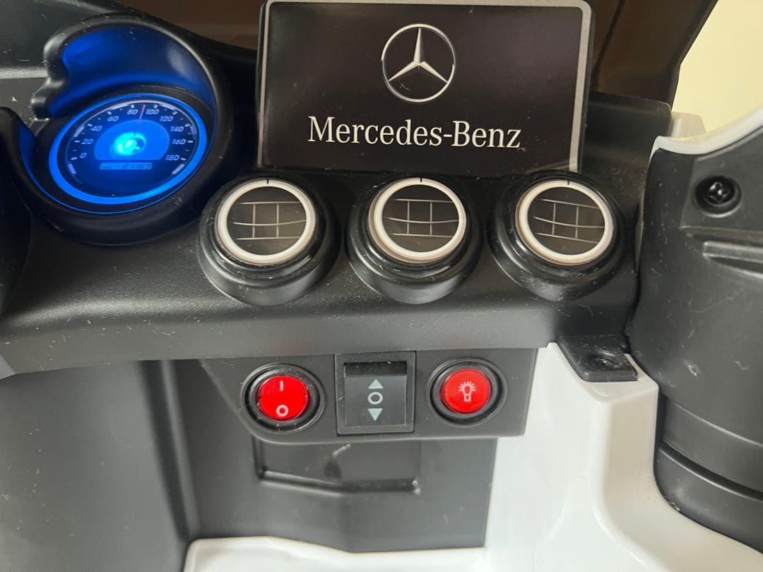 Mercedes-Benz GLC Coupe 白　 電動乗用ラジコンカー