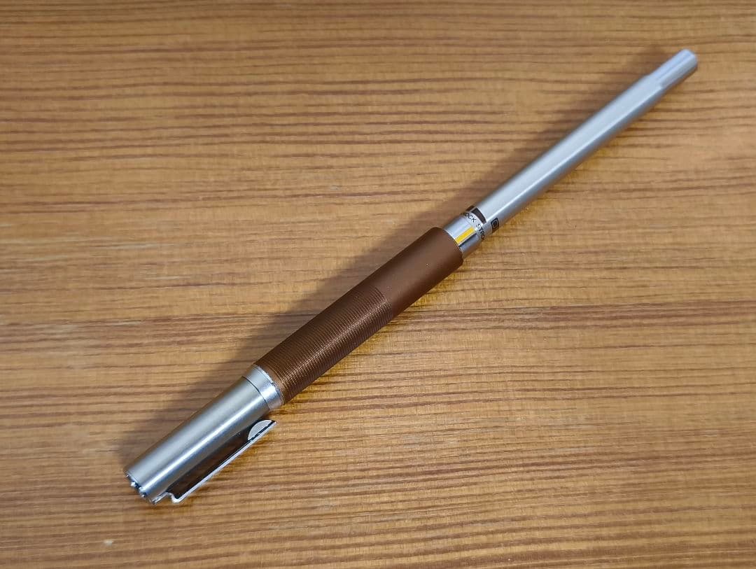 トンボ鉛筆　バリアブル　0.5mm