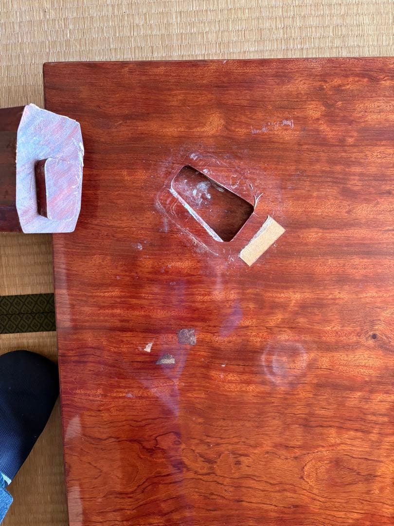 天然木（屋久杉かも）一枚板のテーブル　約152cm x 99cm