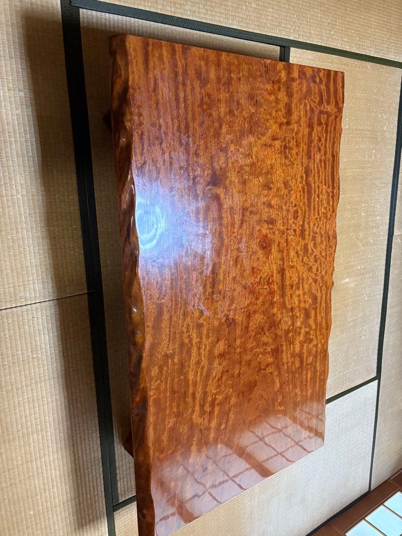 天然木（屋久杉かも）一枚板のテーブル　約152cm x 99cm