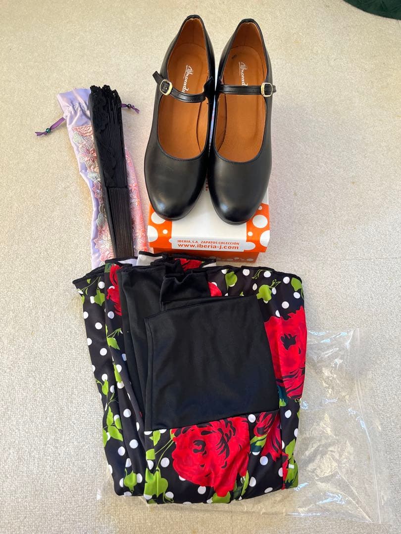 フラメンコ　イベリア　アバニコ　シューズ　38 24.5　ファルダ　薔薇　水玉