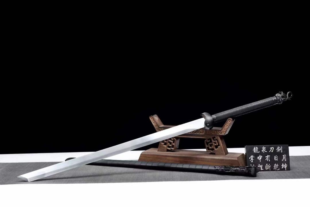 八卦戦刃（ブラックモデル）古兵器 武具　刀装具　日本刀　模造刀 居合刀