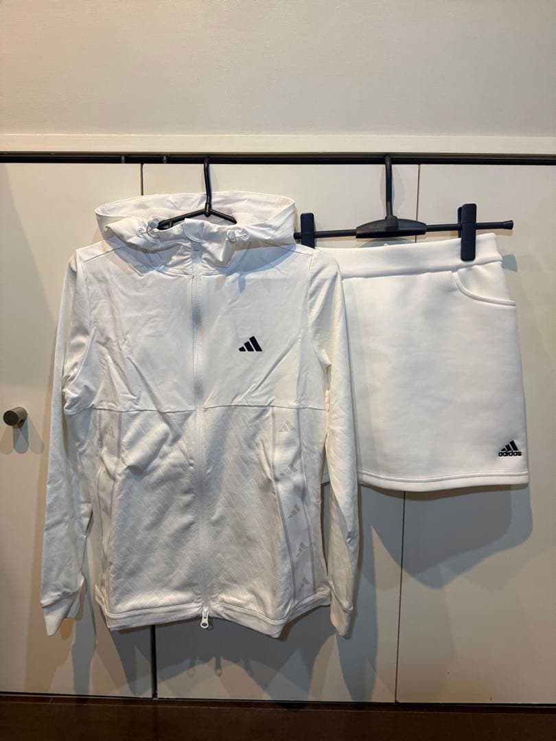 お値下げ　新品　adidas ジャケット スカート セット　S