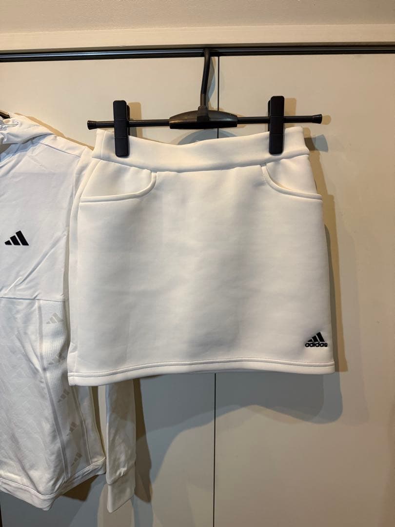 お値下げ　新品　adidas ジャケット スカート セット　S