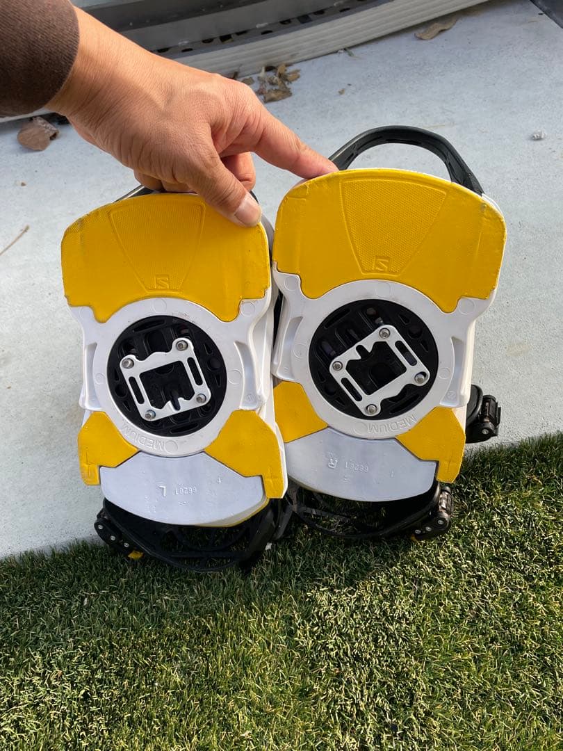 サロモン ディフェンダ　Salomon DEFENDER