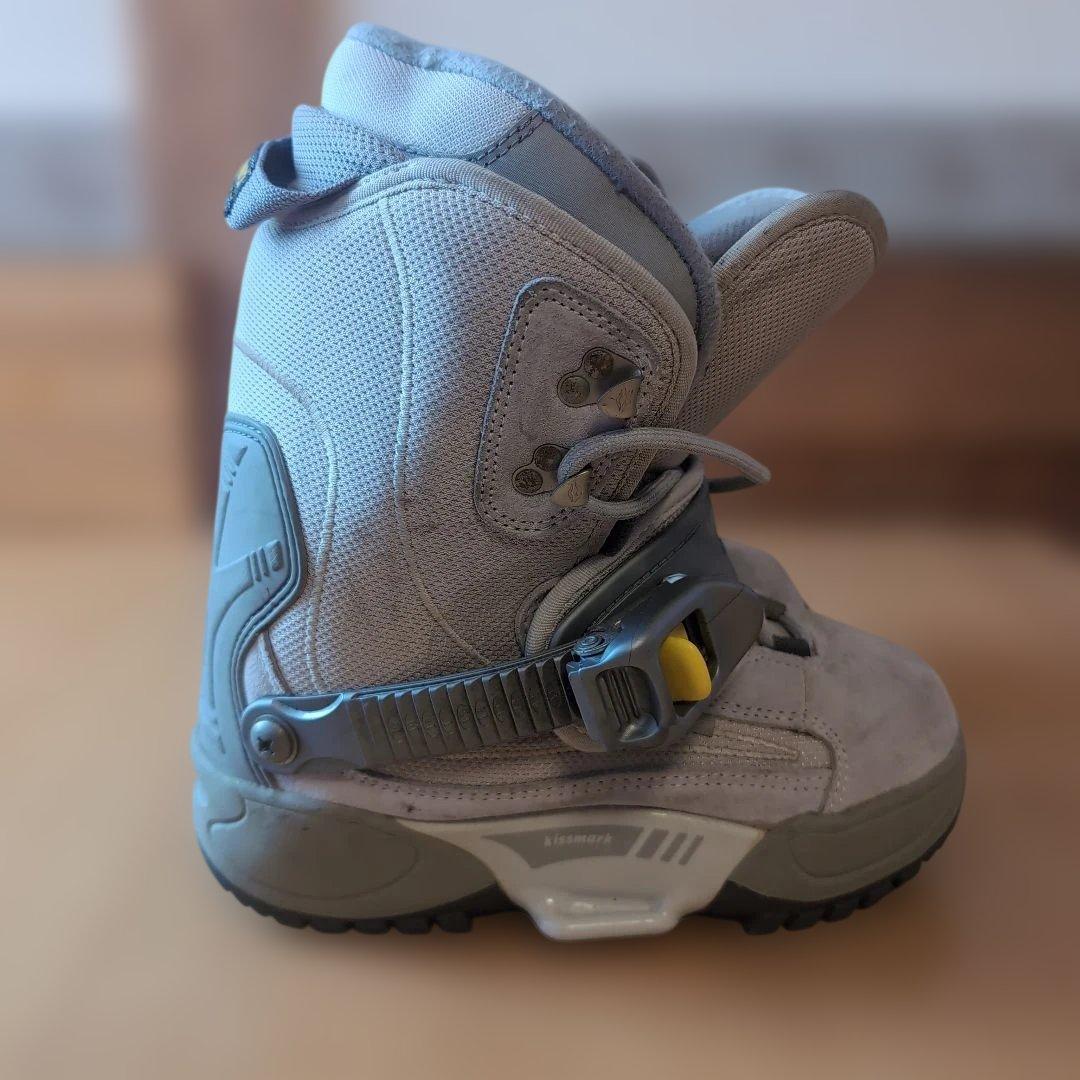 Kissmark Network スノーボードブーツとボード