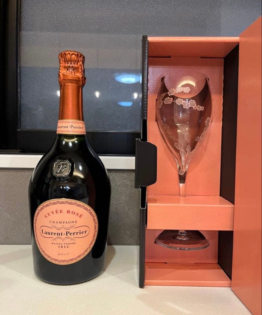 Laurent-Perrier ローランペリエロゼ　シャンパンセット