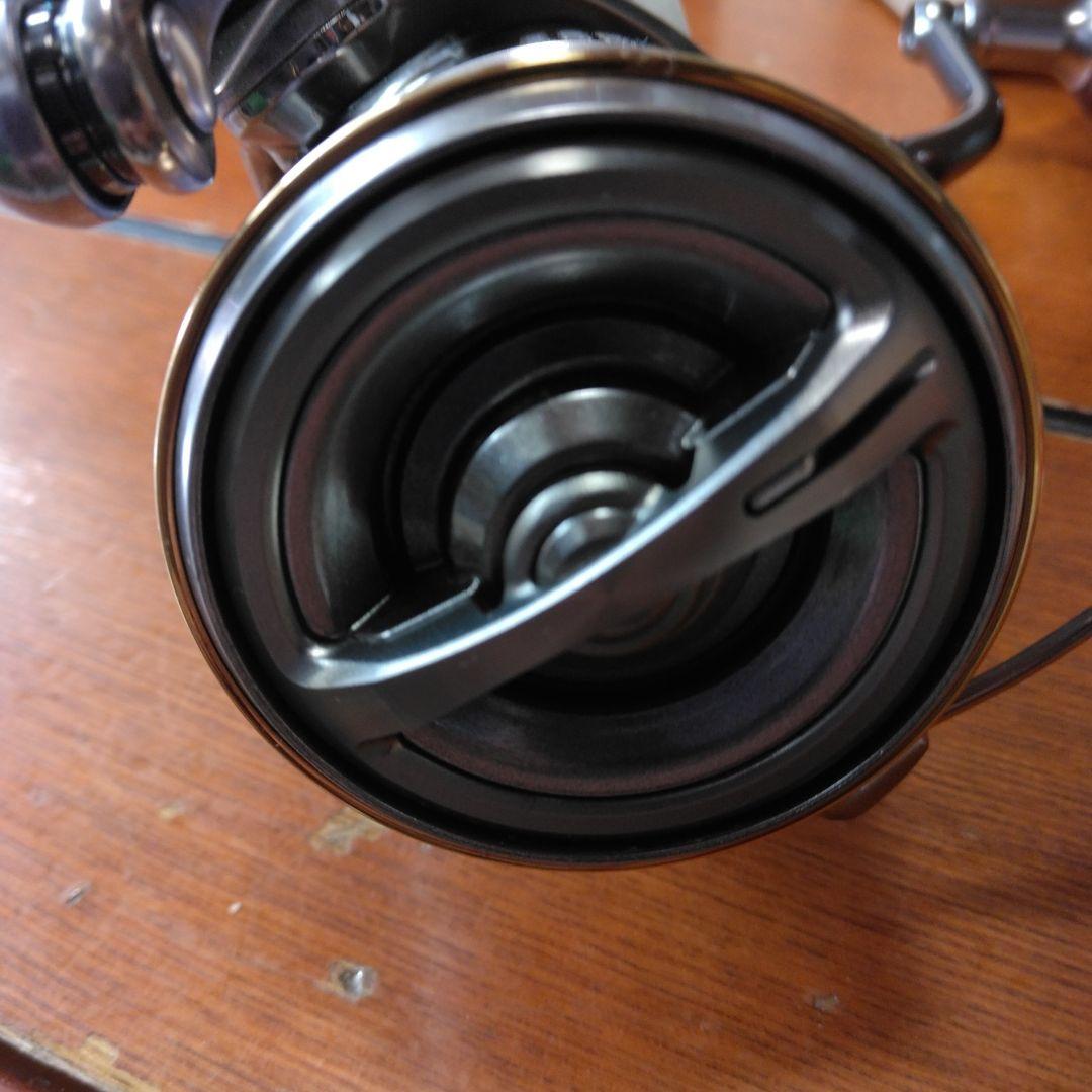 シマノ　18ステラ　美品　3000MHG バス　トラウト、シーバス　根魚