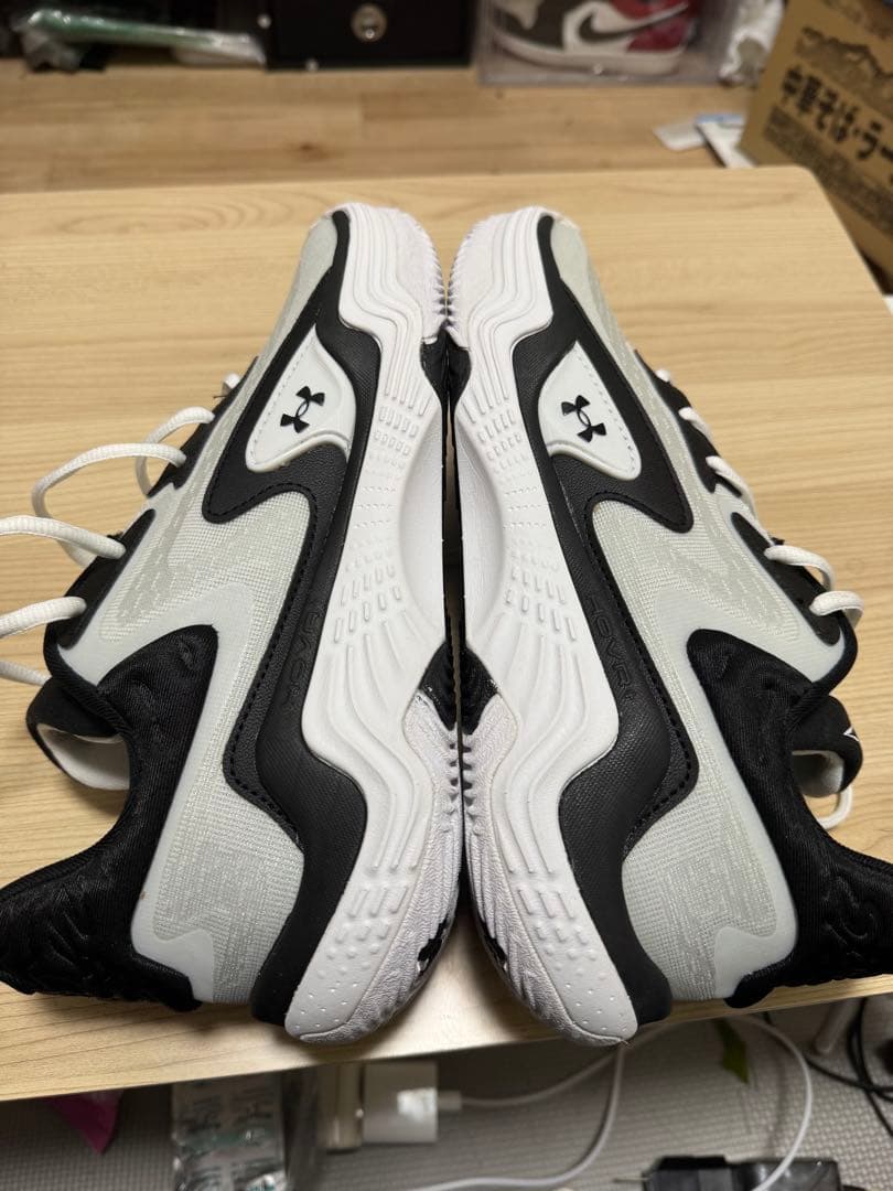 UNDER ARMOUR バスケットボールシューズ ホワイト/ブラック