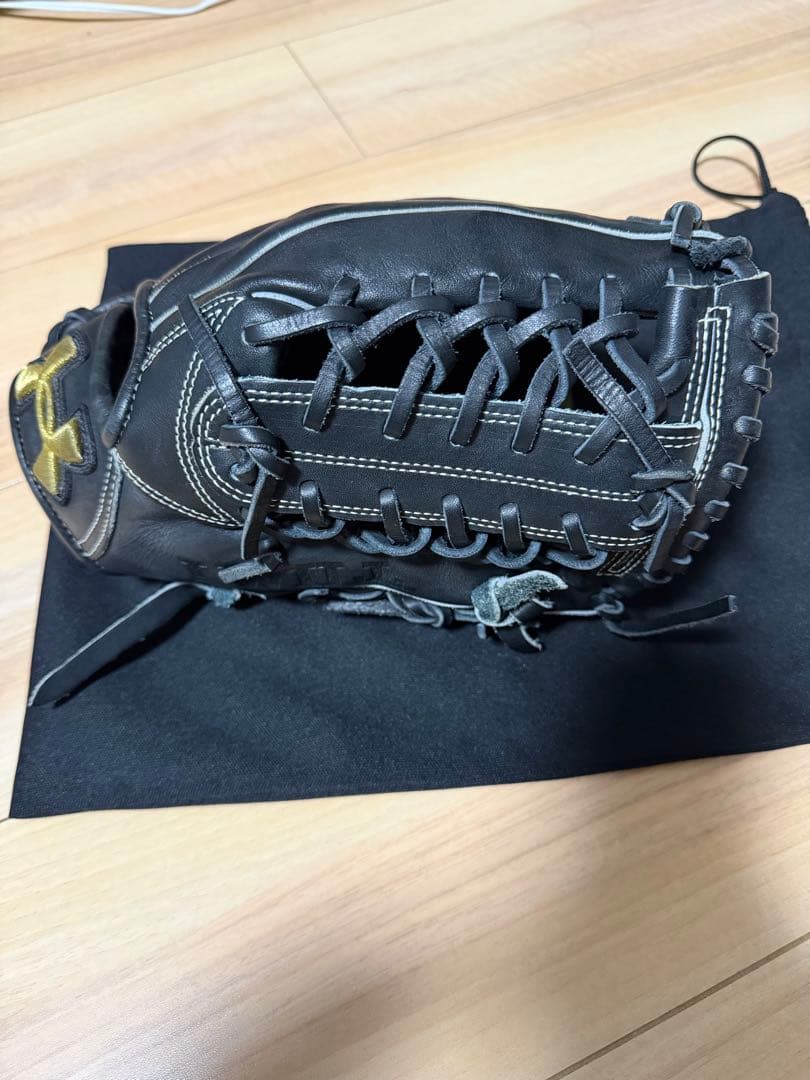 Under Armour 軟式グローブ 黒