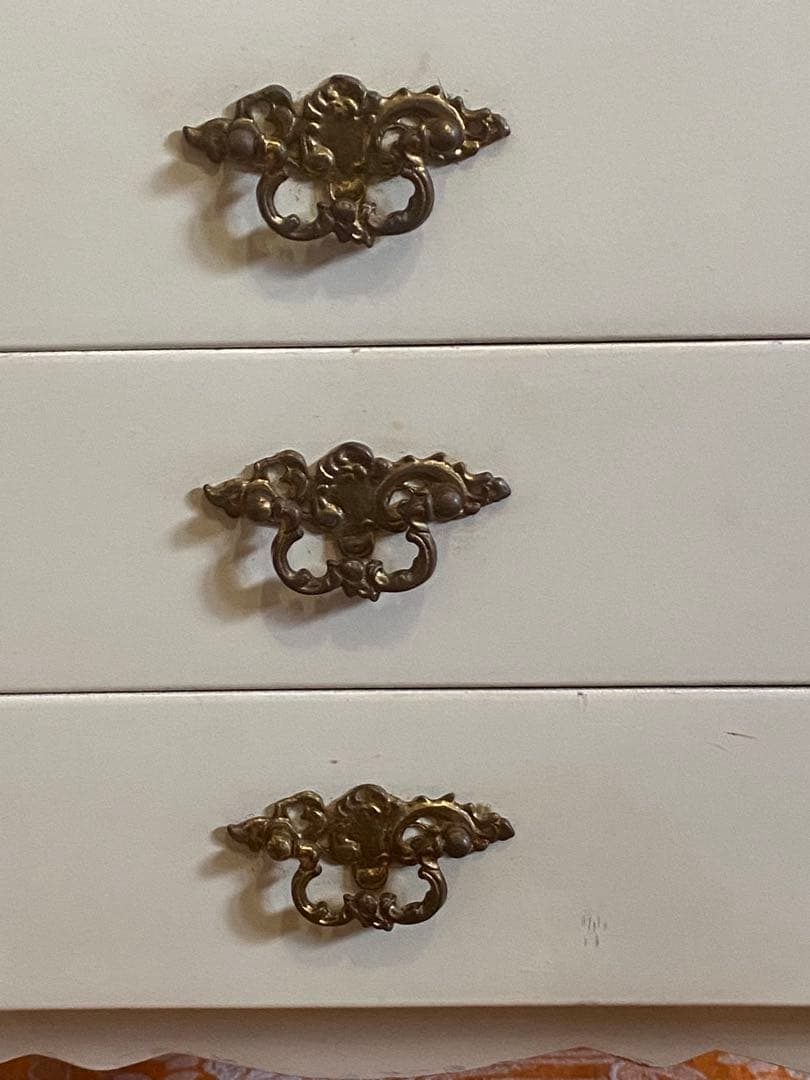 猫脚 ロココ♦️高級ブランド♦️ヴィンテージ♦️チェスト兼ナイトテーブル♦️コンセント付