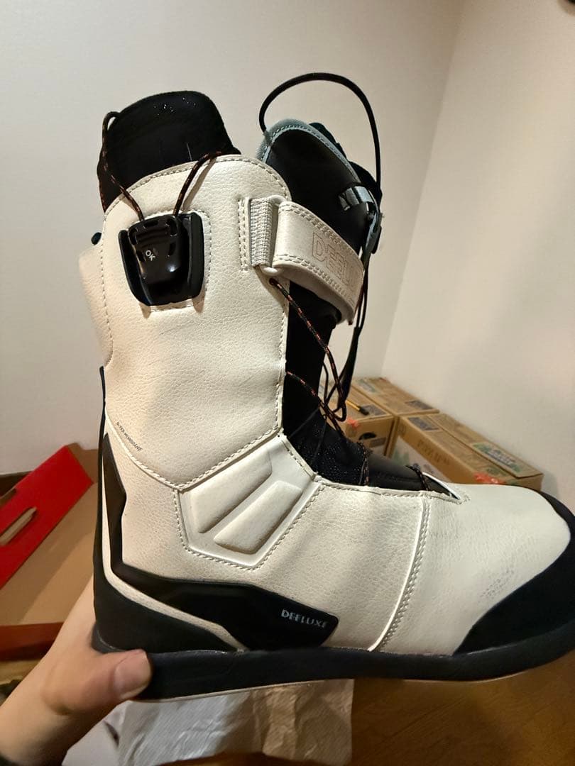 DEELUXE スノーボードブーツ ホワイト/ブラック