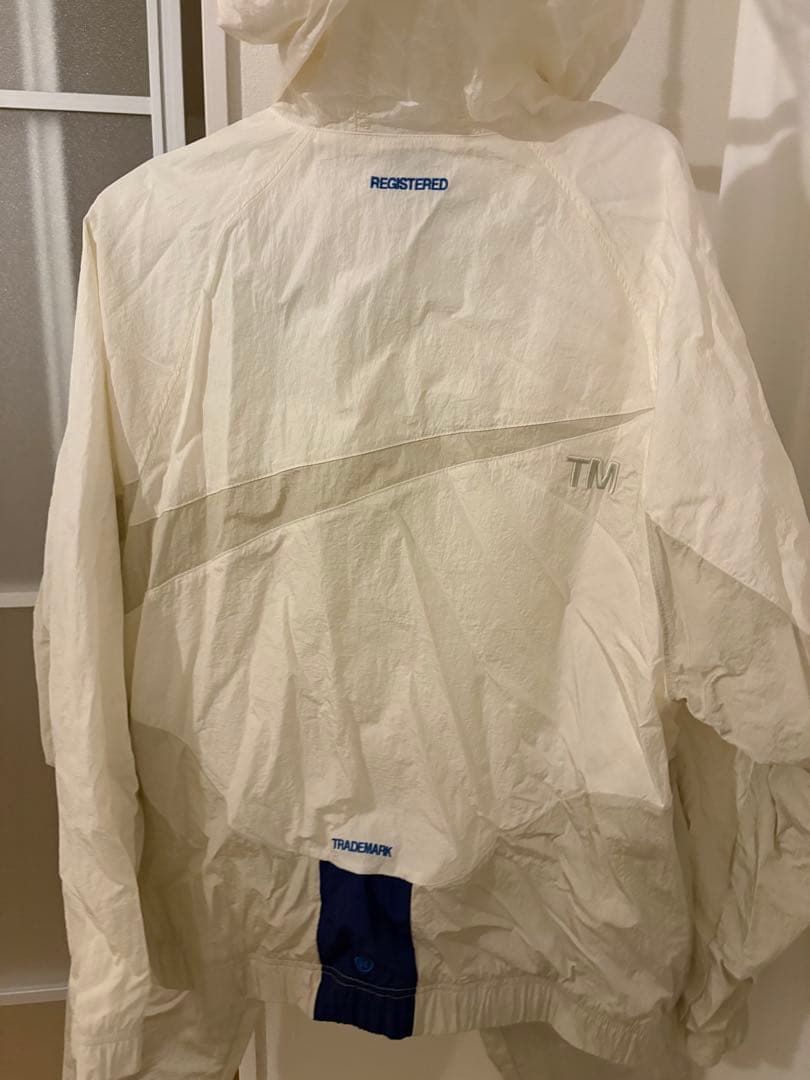 NIKE ウィンドブレーカー