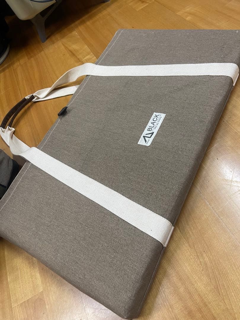 ハレテーブル BLACK DESIGN アイアンテーブルツリー柄、BX他セット❗️