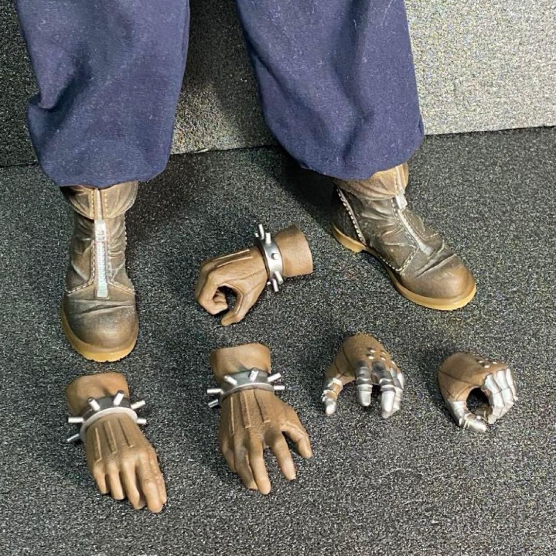 VTS toys クラウド・ストライフ 1/6 アクションフィギュア FF7R