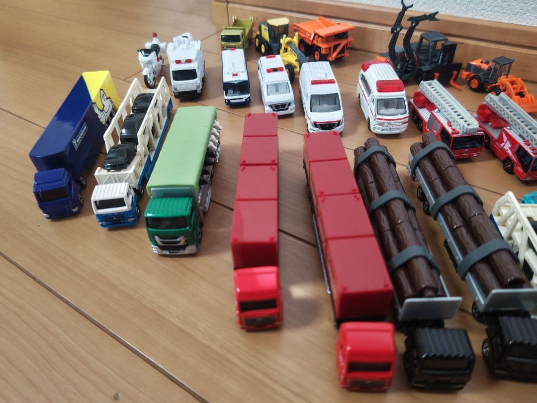 トミカ ７０台 まとめ売り