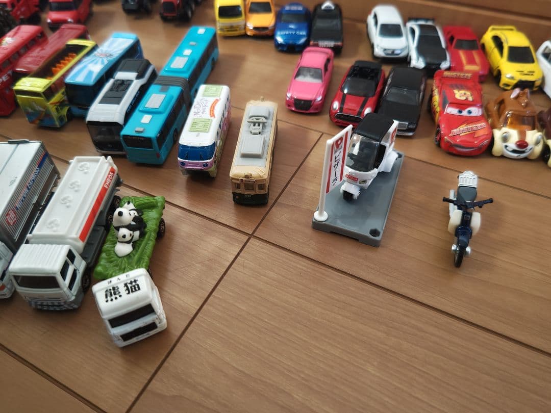 トミカ ７０台 まとめ売り