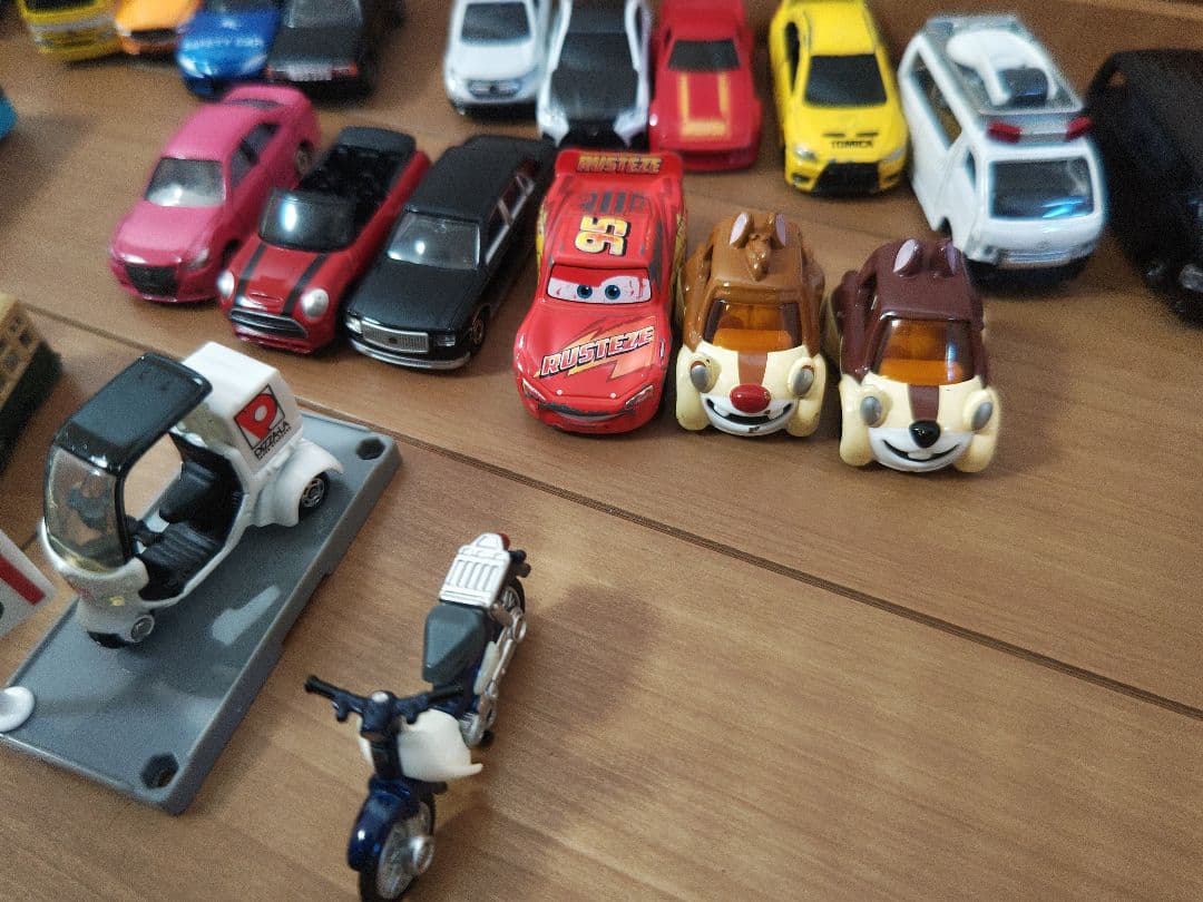 トミカ ７０台 まとめ売り