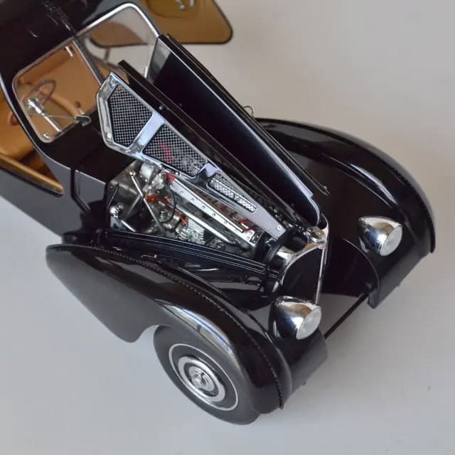 AUTOart 1/18[ 希少品]ブガッティ 57SC アトランティック BL