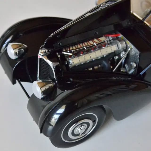 AUTOart 1/18[ 希少品]ブガッティ 57SC アトランティック BL