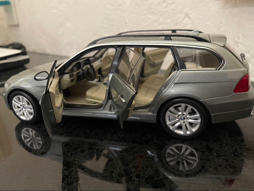  3シリーズ ミニカー シルバー