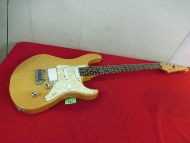 146：Yamaha Pacifica ヤマハ　エレキギター　ジャンク