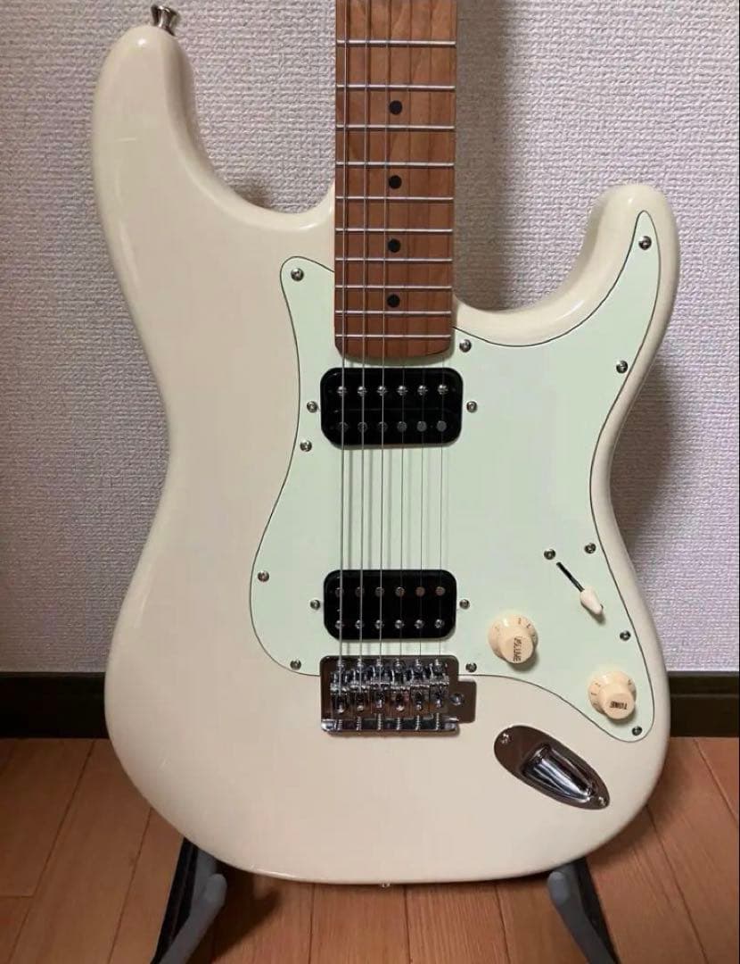 ほぼ新品【エレキギター】Bacchus BST-3 RSM/M OWHストラト