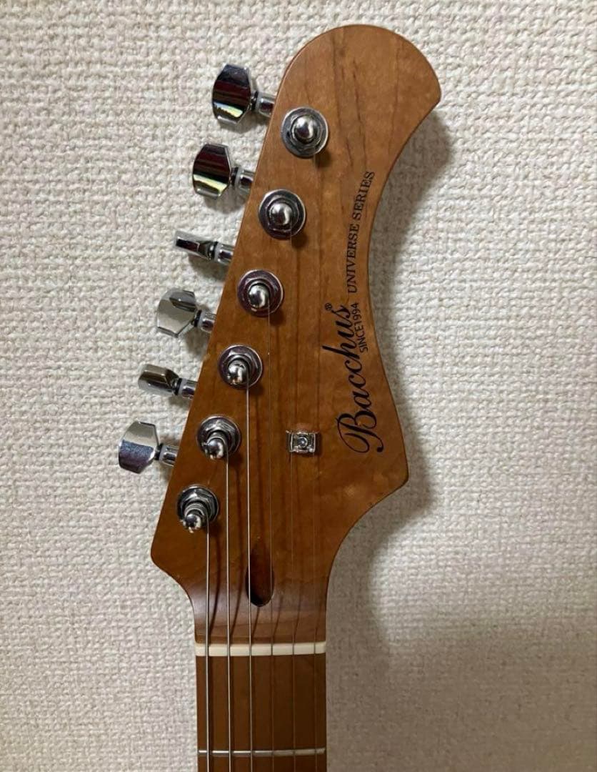 ほぼ新品【エレキギター】Bacchus BST-3 RSM/M OWHストラト