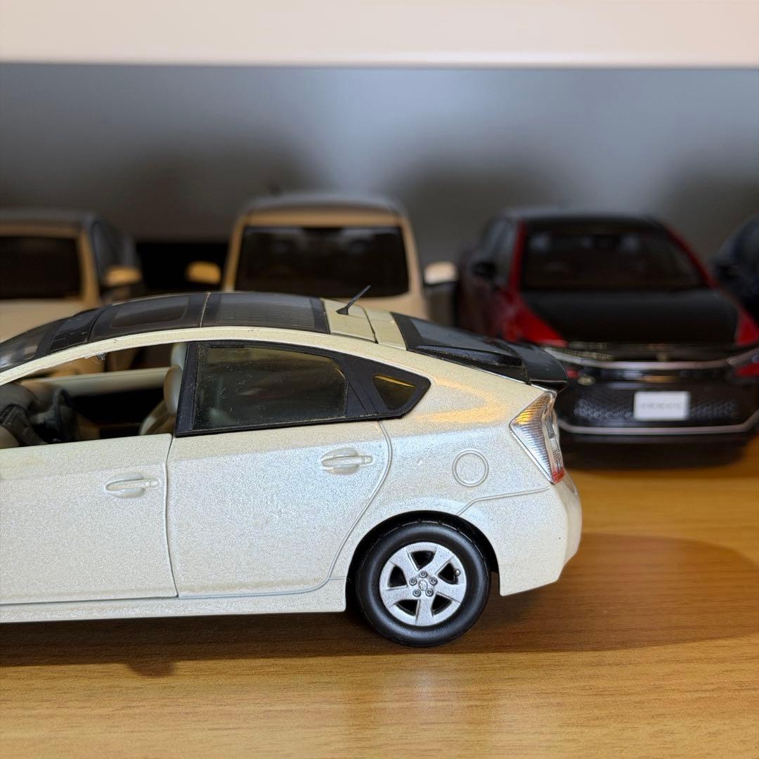 【非売品】トヨタ プリウス カラーサンプルミニカー 1/30