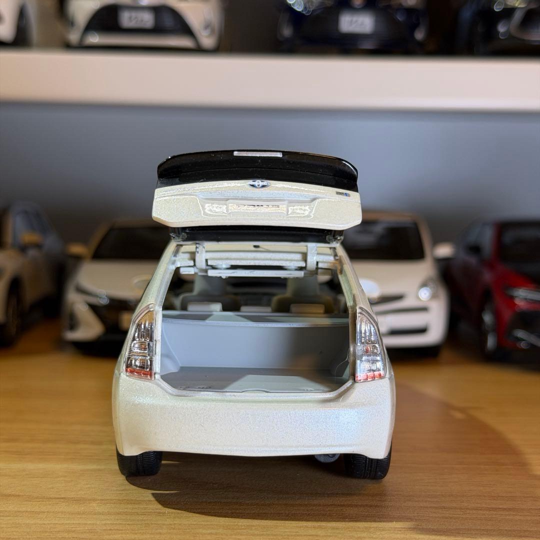 【非売品】トヨタ プリウス カラーサンプルミニカー 1/30