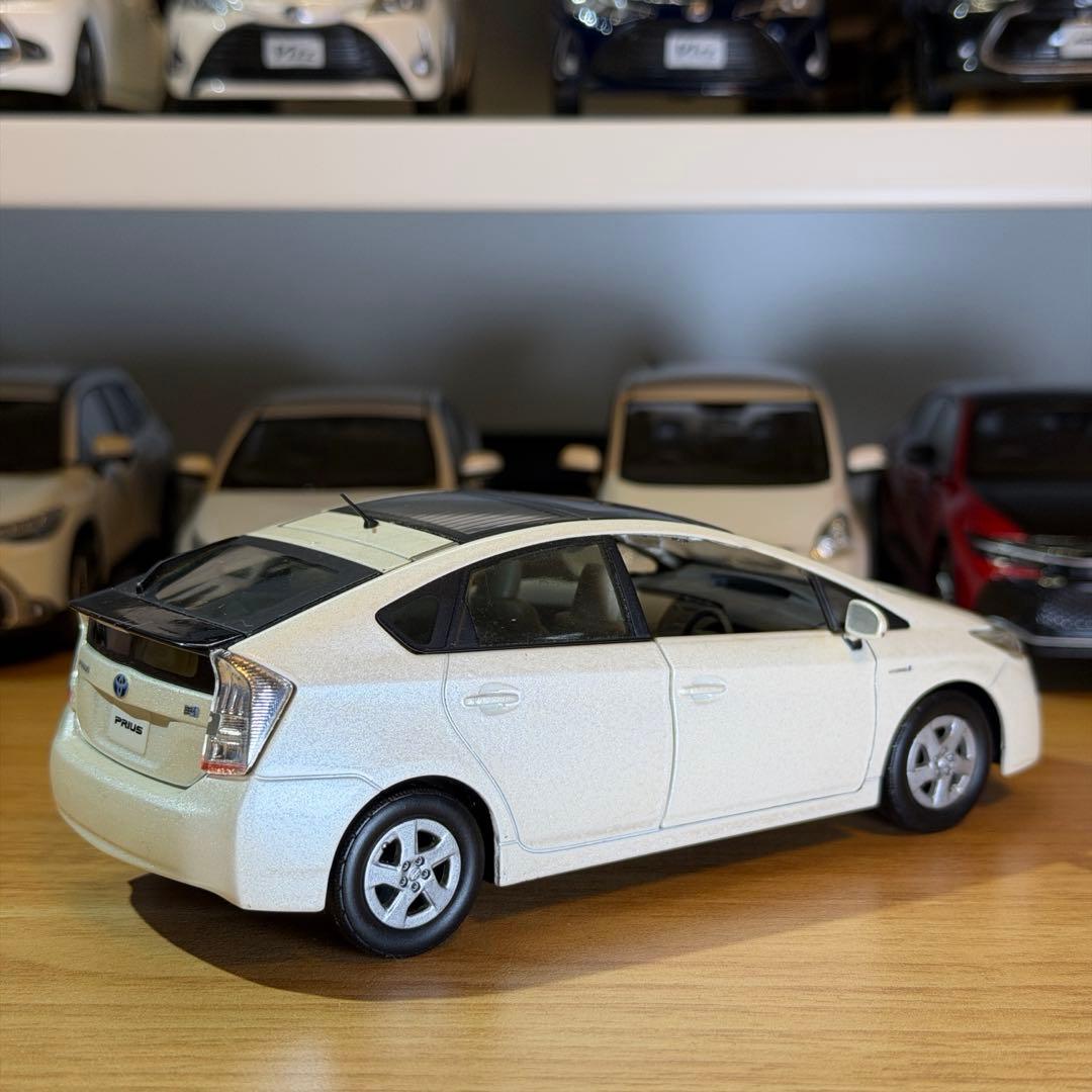 【非売品】トヨタ プリウス カラーサンプルミニカー 1/30