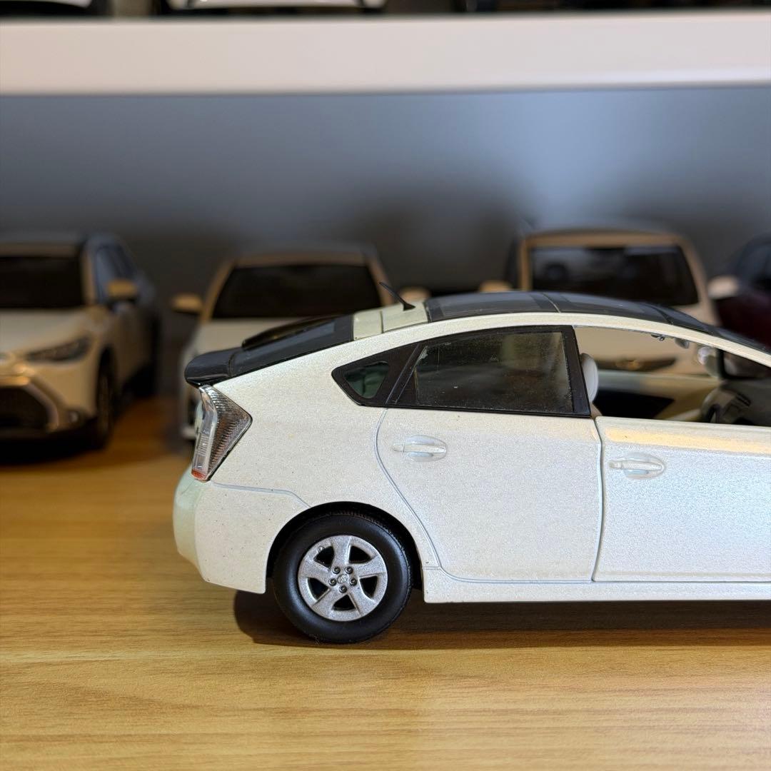 【非売品】トヨタ プリウス カラーサンプルミニカー 1/30