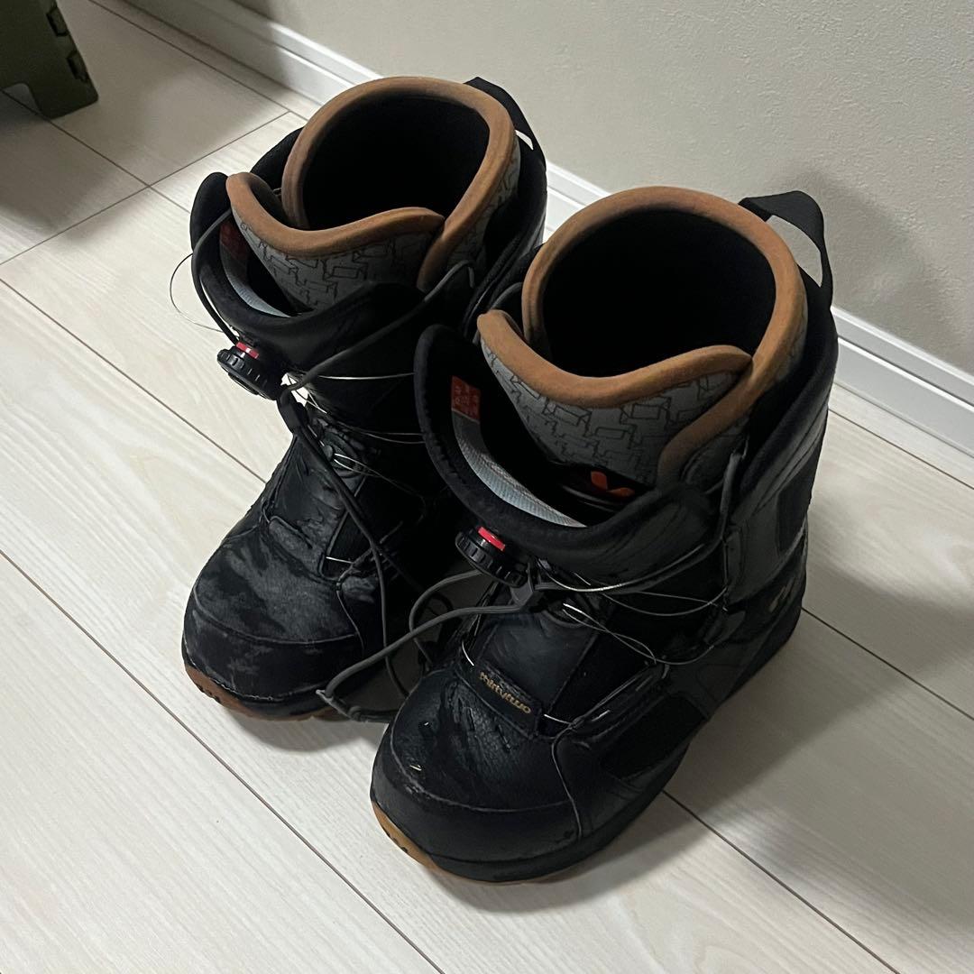 激安✨スノーボードブーツ BOAシステム ブラック　入れ物付き