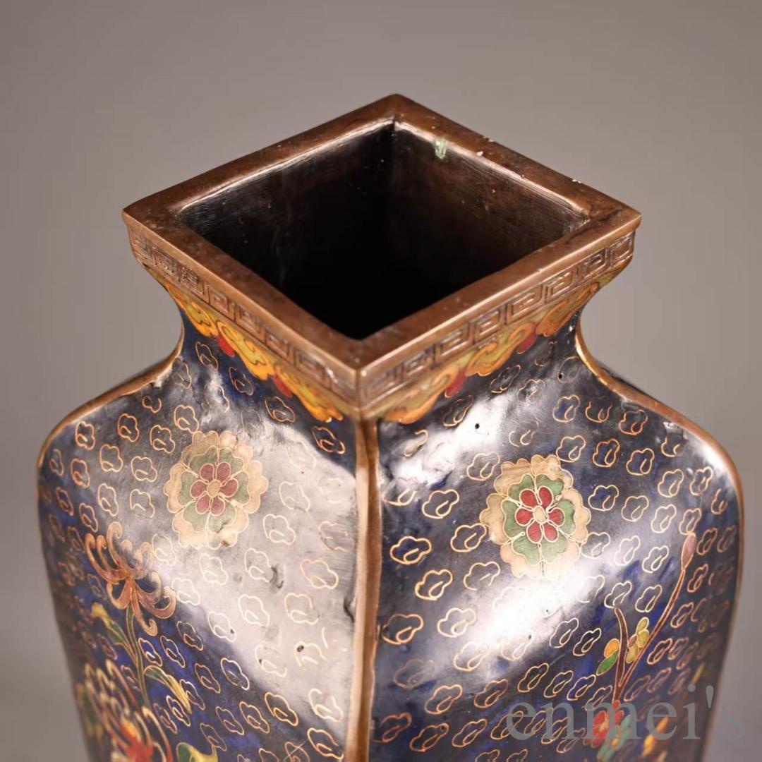 中国古美術 旧蔵 景泰藍七宝方瓶 梅・蘭・竹・菊 高浮雕鍛金 純銅 極細工 置物