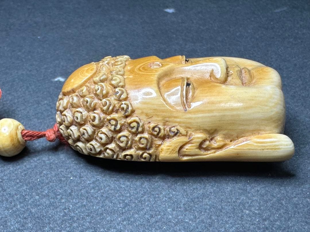 極上　根付　仏像　天然素材　アンティーク　骨董　飾り物　古美術品　置物　細密細工