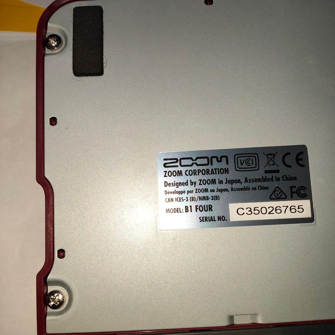 ZOOM B1 FOUR ベースマルチ 専用袋とUSBケーブル付き
