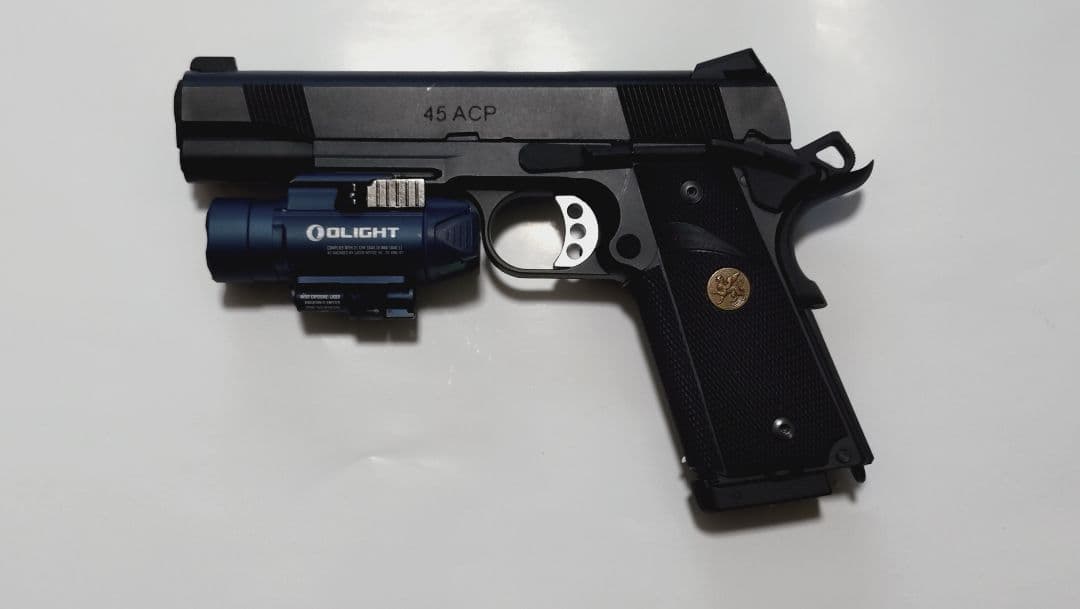 モデルガン２丁及びレ−ザ−サイト