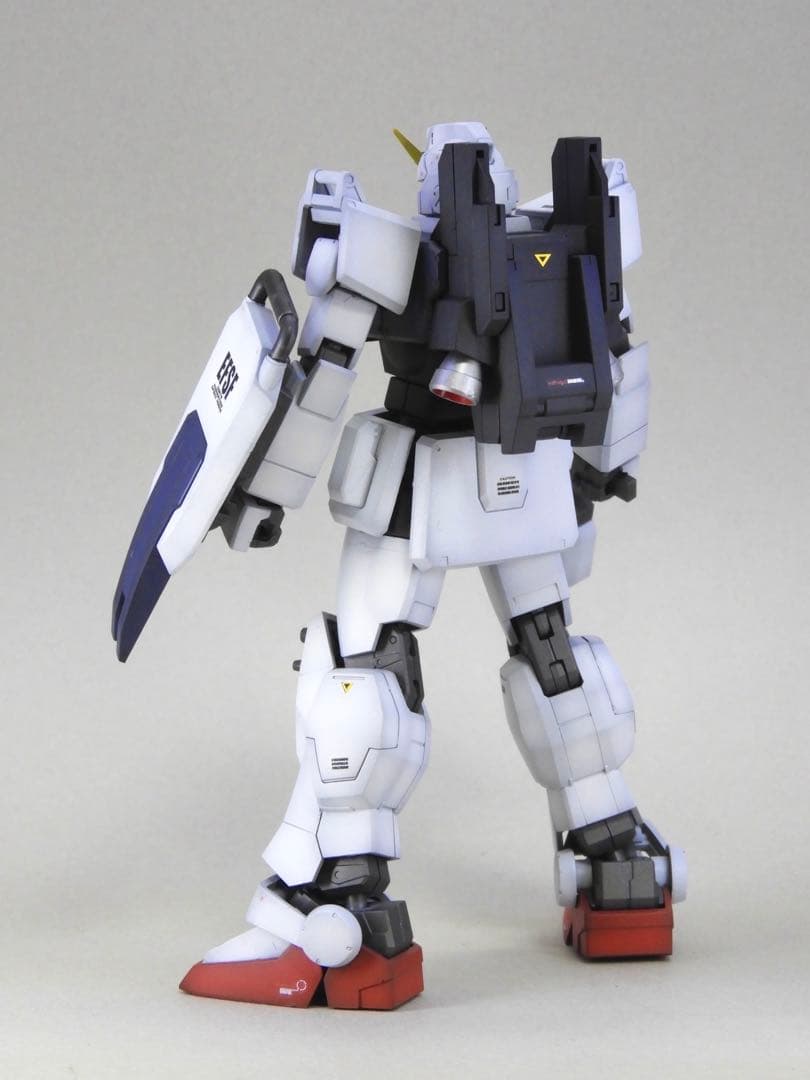 HGUC 陸戦型ガンダム 全塗装 / ガンプラ 完成品