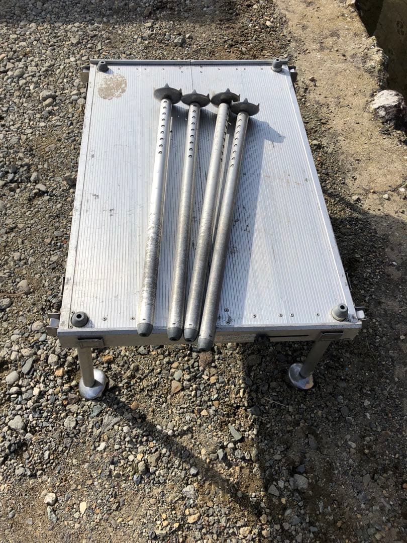 折りたたみテーブル アルミ製アウトドア、キャンプ、釣台(B35)