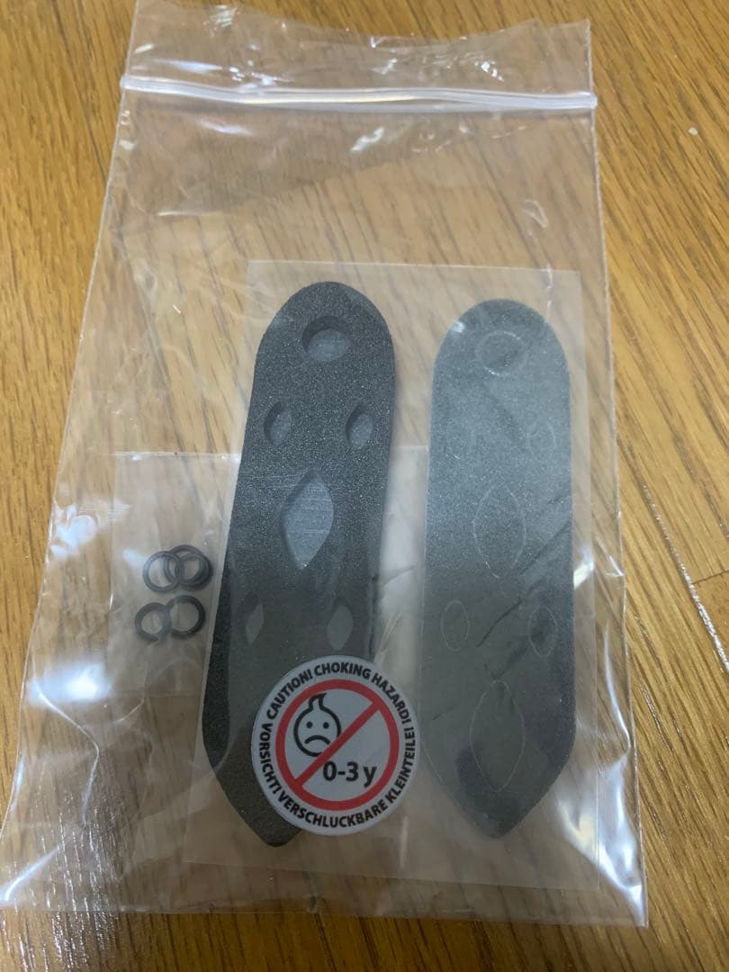 バイオリン肩当てコルフカーレストルナ　中古品セット 取り付け用ネジ付き