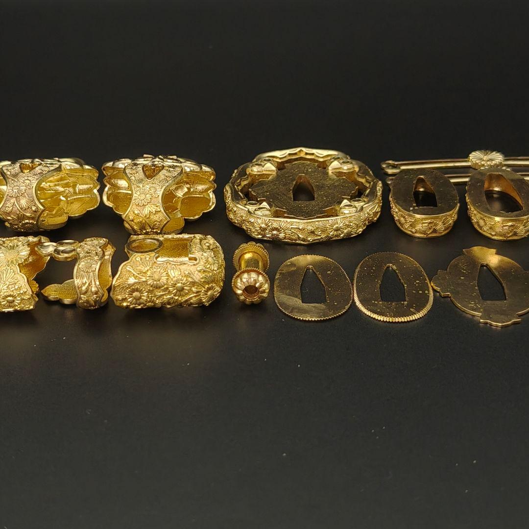 元帥刀　御刀　金具　菊紋　刀鍔　目貫　縁頭　切羽　鐺　柄鞘一式　銅製