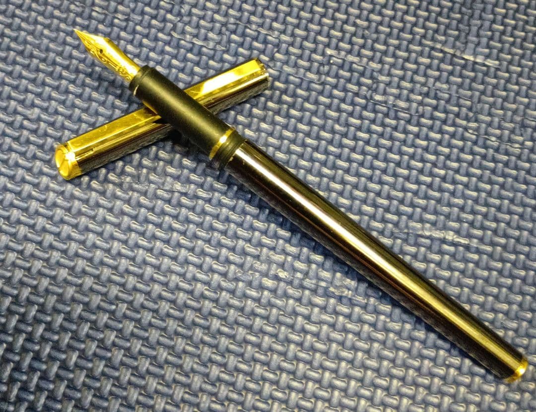 ダンヒル　万年筆　金属軸　ドイツ製　ペン先14金　14K