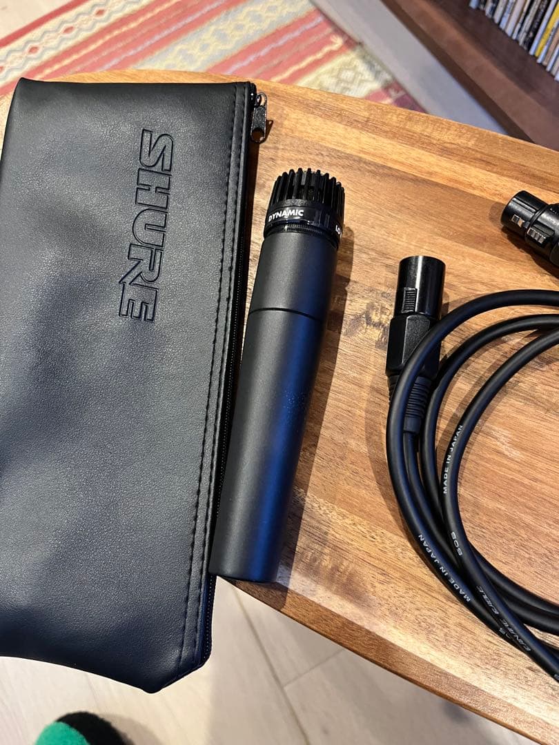 SHURE SM57 ダイナミックマイク 本体と付属品