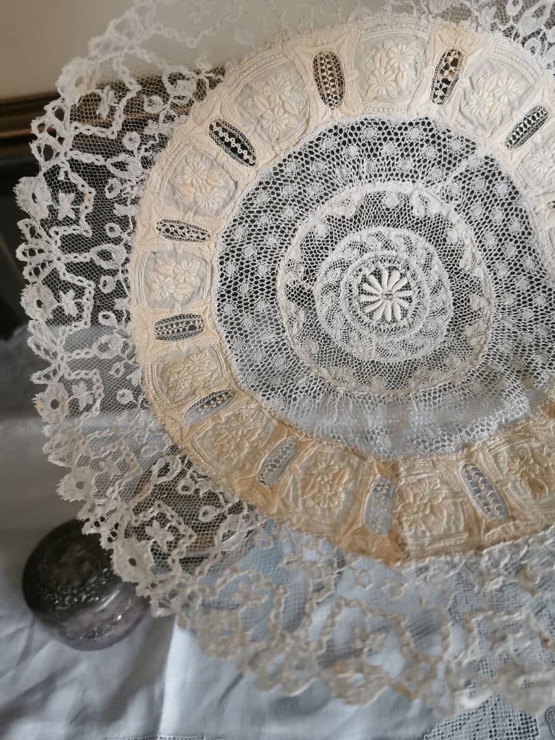アンティーク フランス ノルマンディーレース ブリュッセルアップリケ＆ガロン刺繍