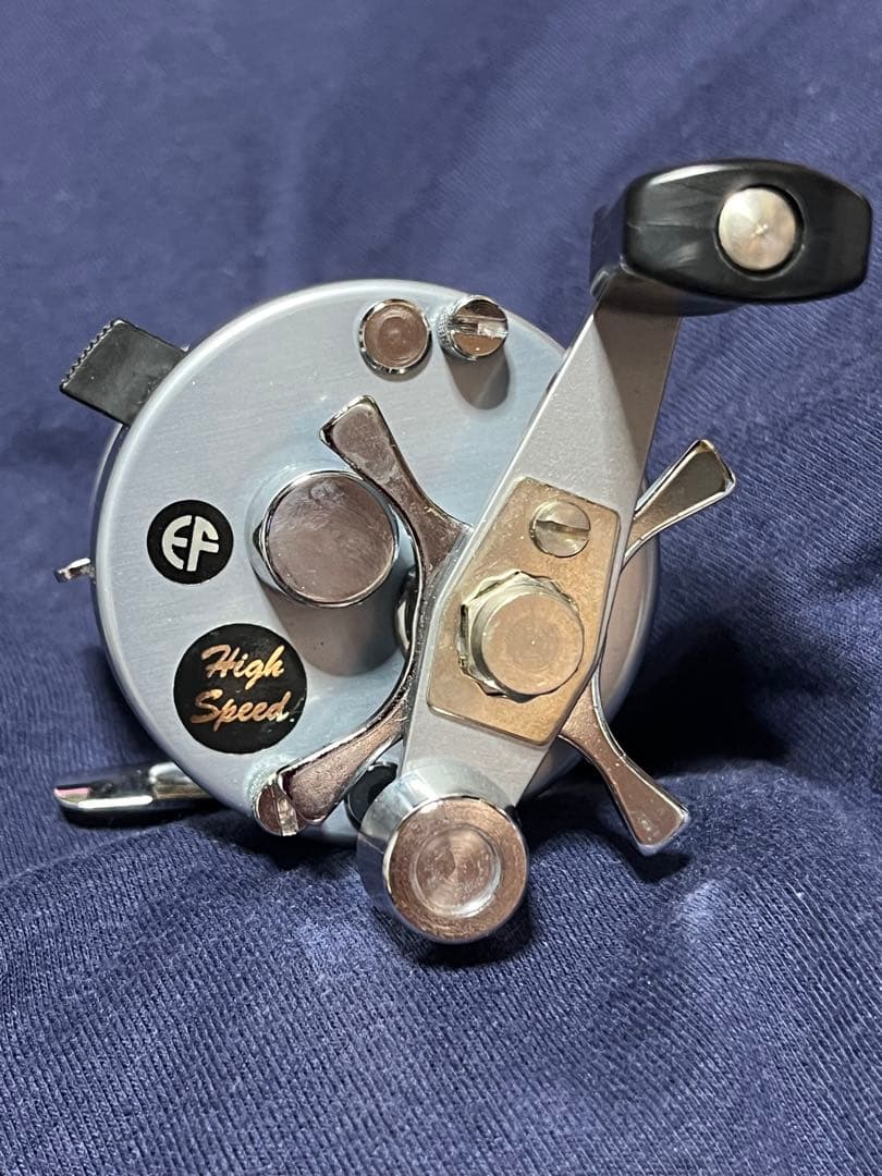 新品未使用　84年製　ABU garcia アンバサダー2500C