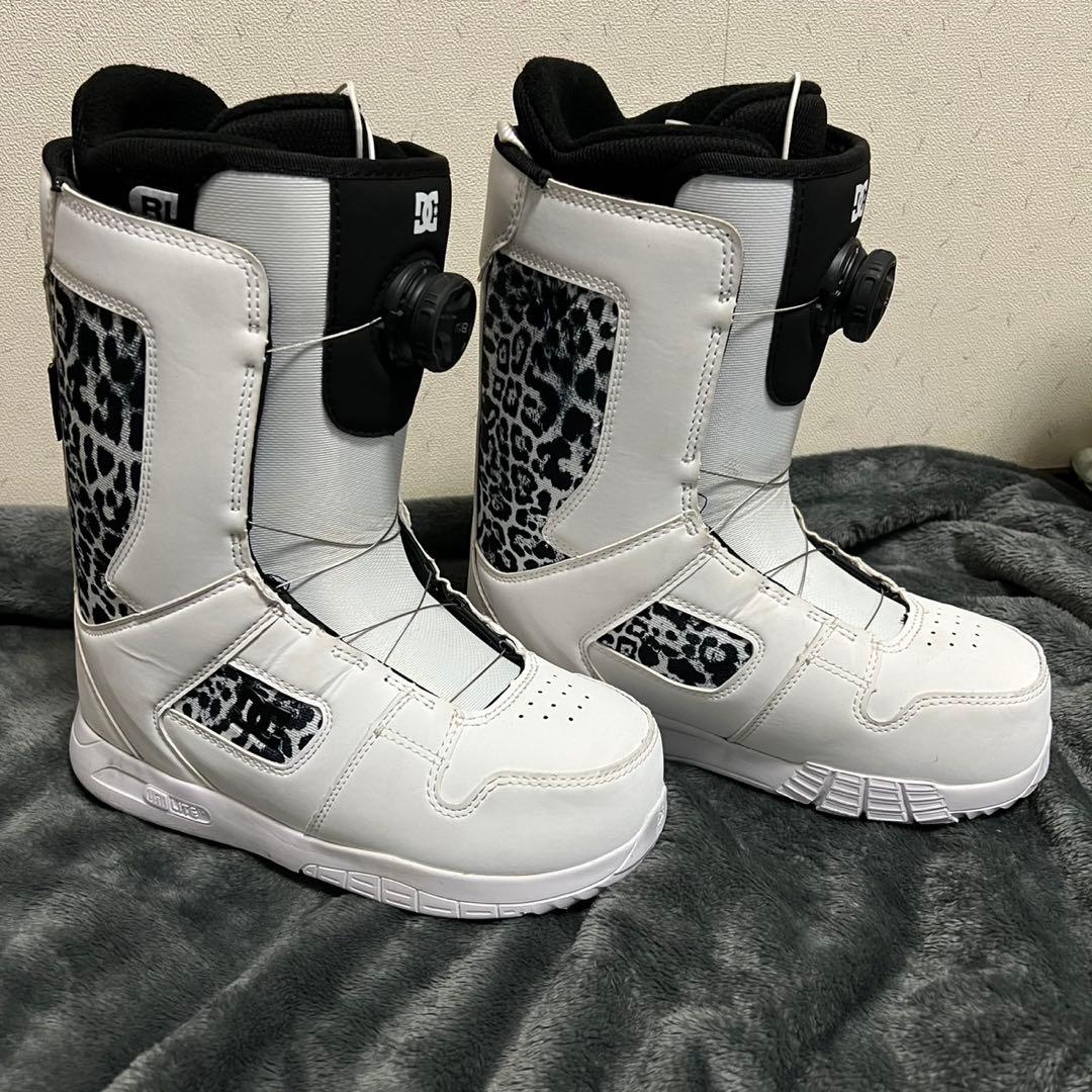 DC スノーボードブーツ ホワイト/レオパード
