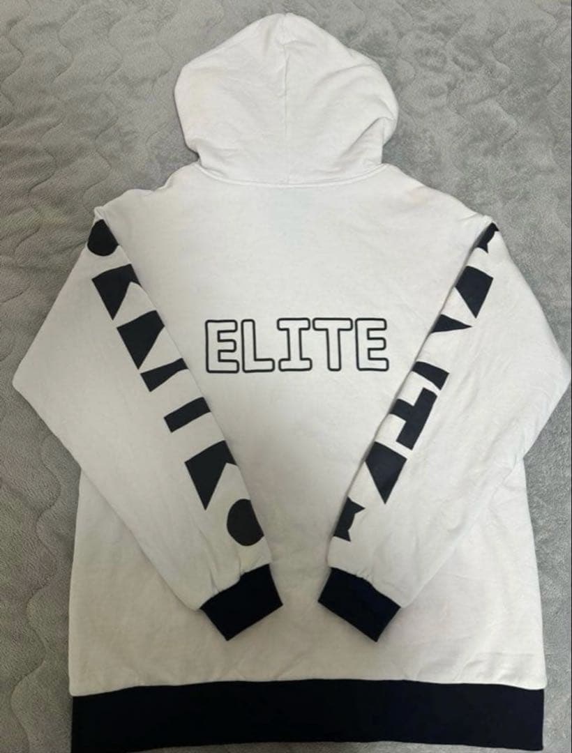 さくらみこ 活動4周年記念グッズ　ホロライブ パーカー