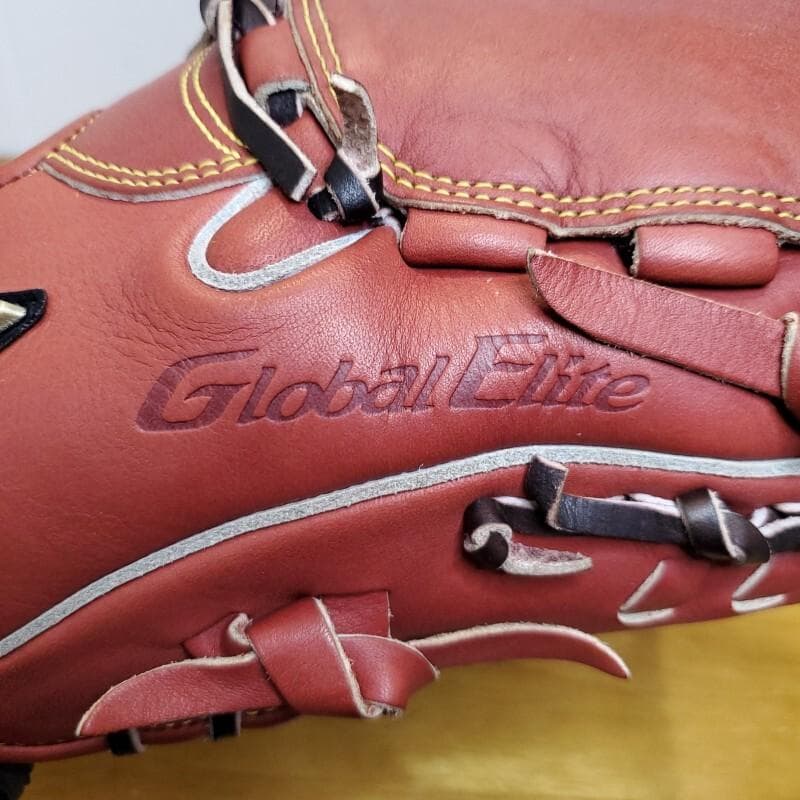 ミズノ グローバルエリート H02+ 限定モデル 良品 投手用 軟式グローブ