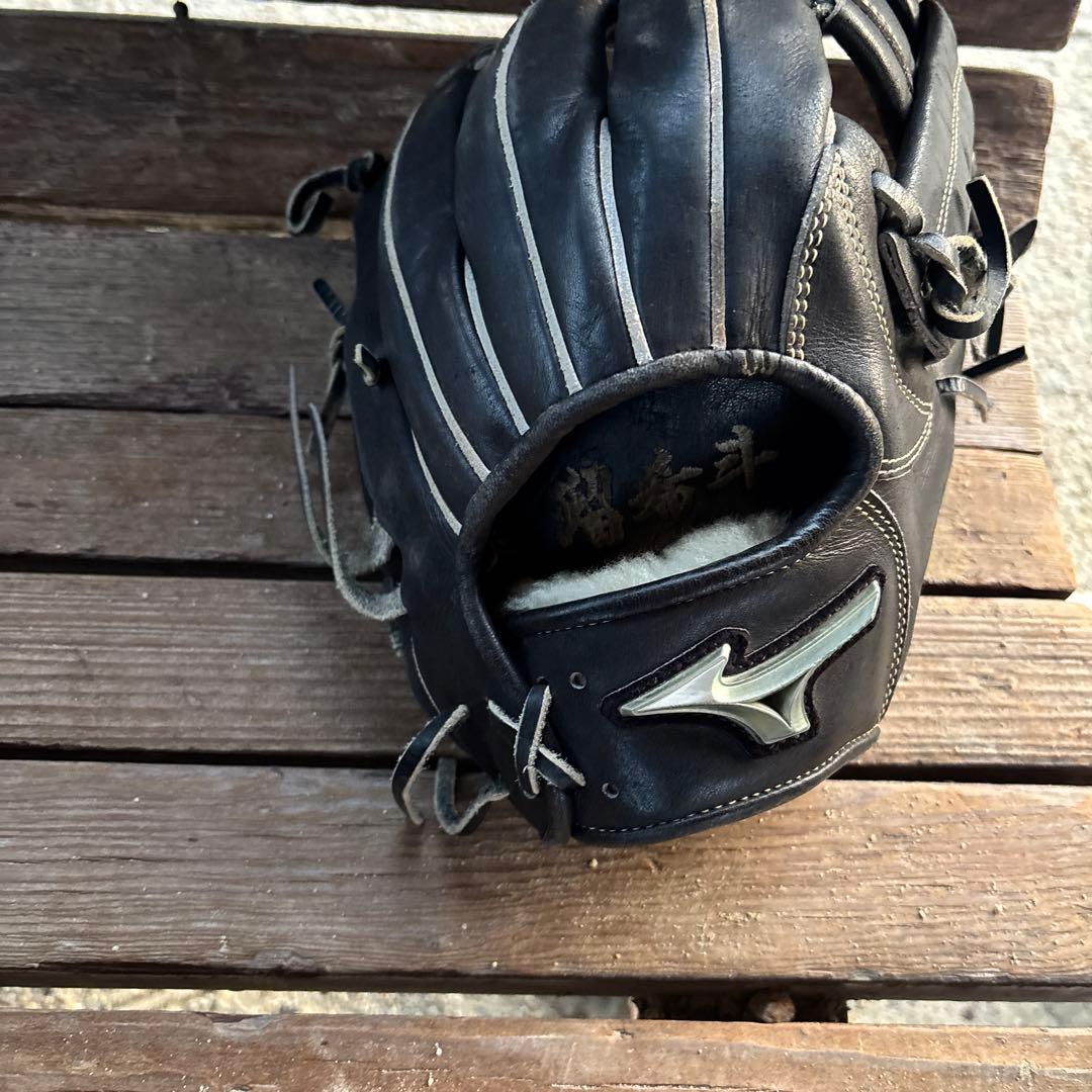 Mizuno ブラック 野球用グローブ硬式 右投げ用
