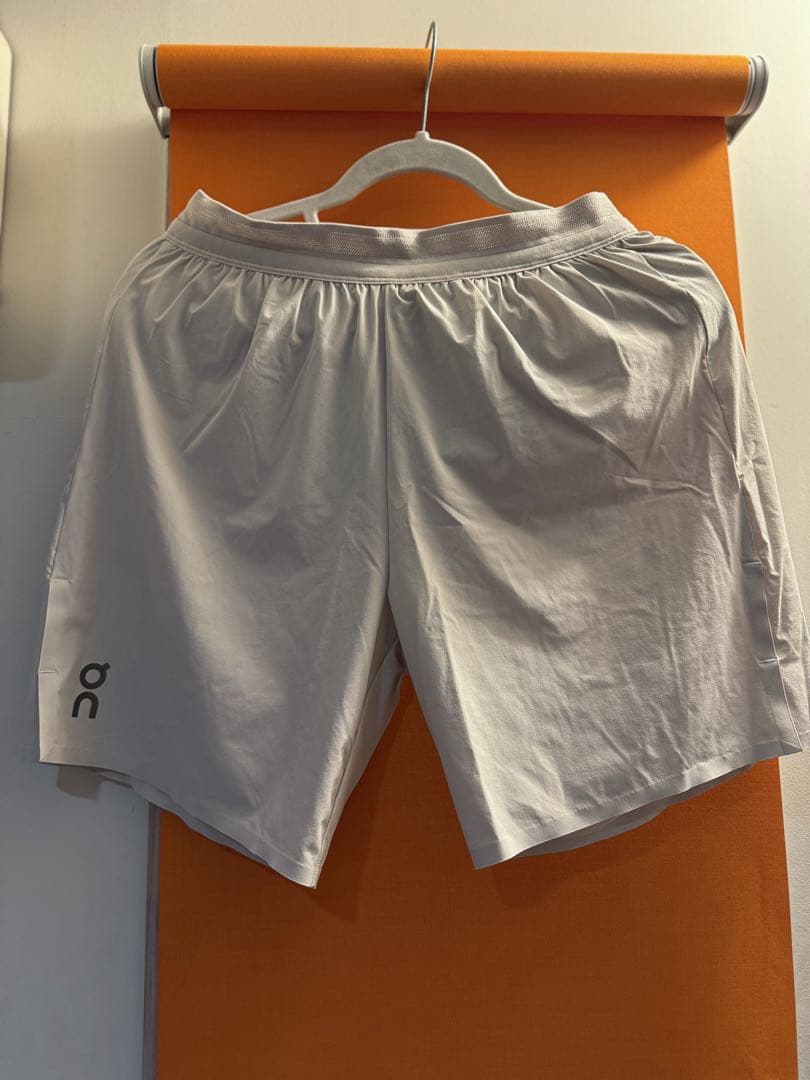 上下セット。Train-t&performance-shorts